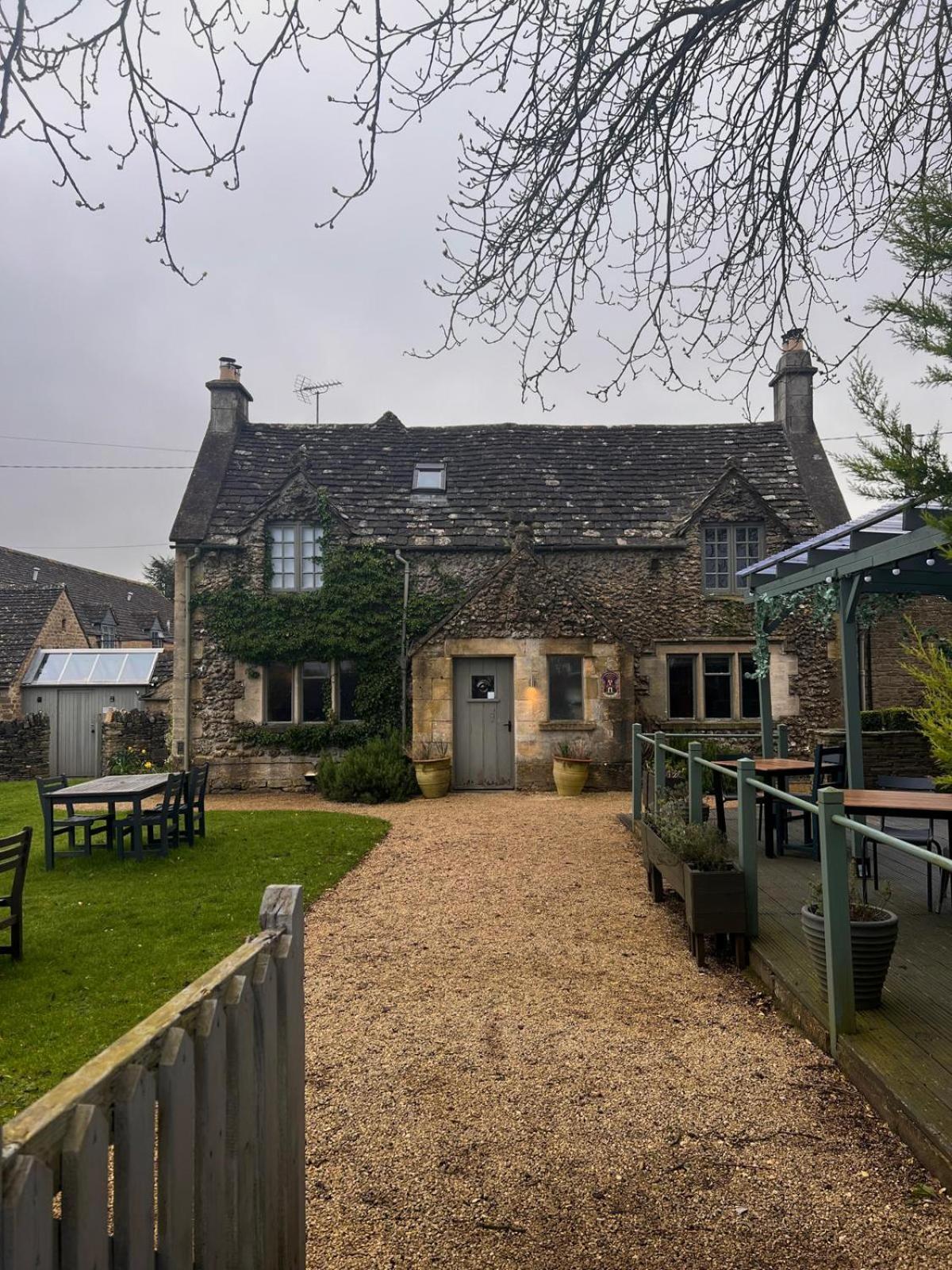 The Ragged Cot Hotel Minchinhampton Exterior photo