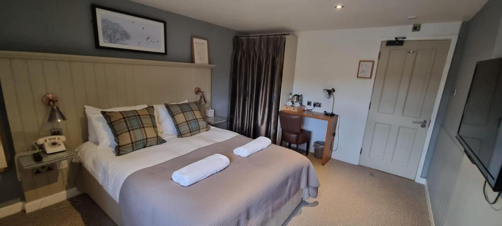 The Ragged Cot Hotel Minchinhampton Exterior photo