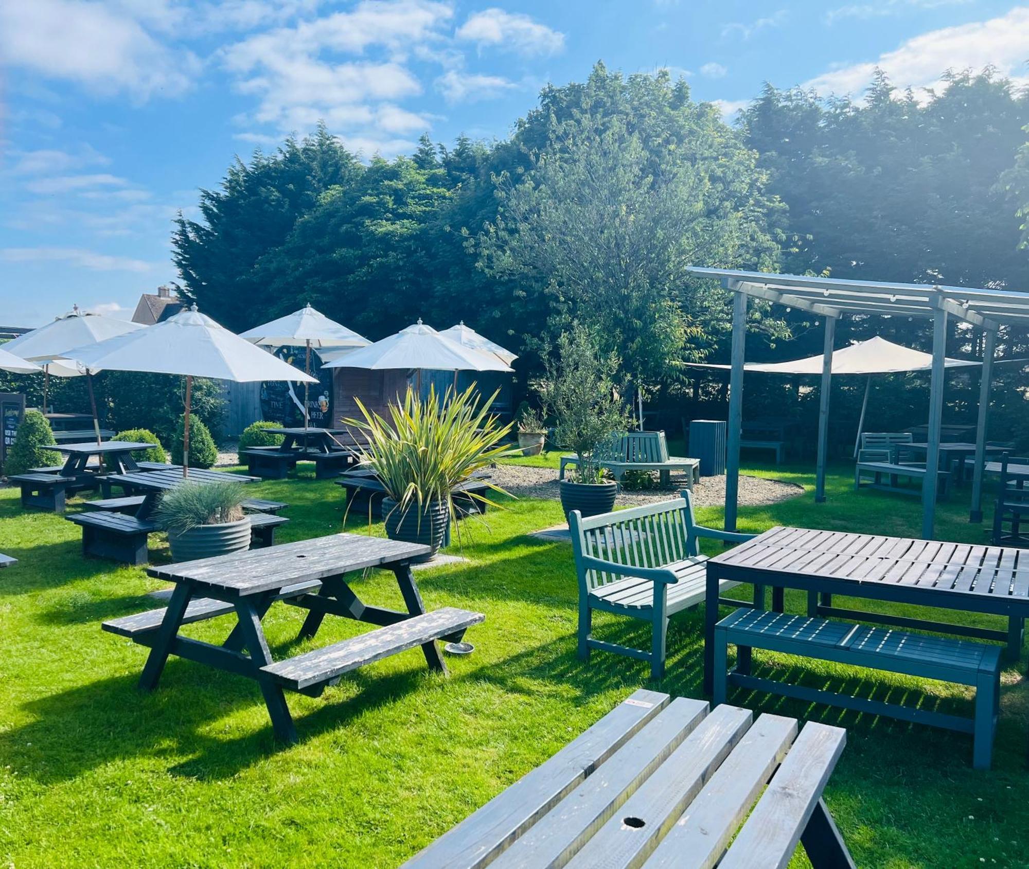 The Ragged Cot Hotel Minchinhampton Exterior photo