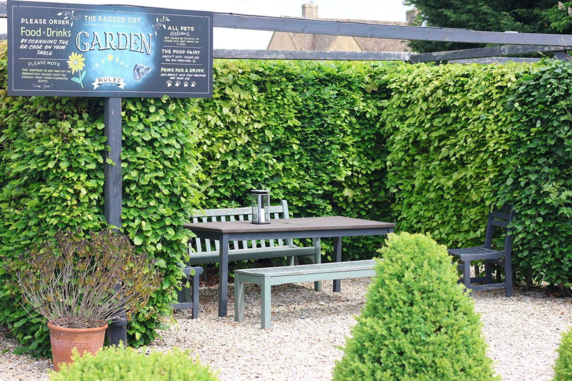 The Ragged Cot Hotel Minchinhampton Exterior photo